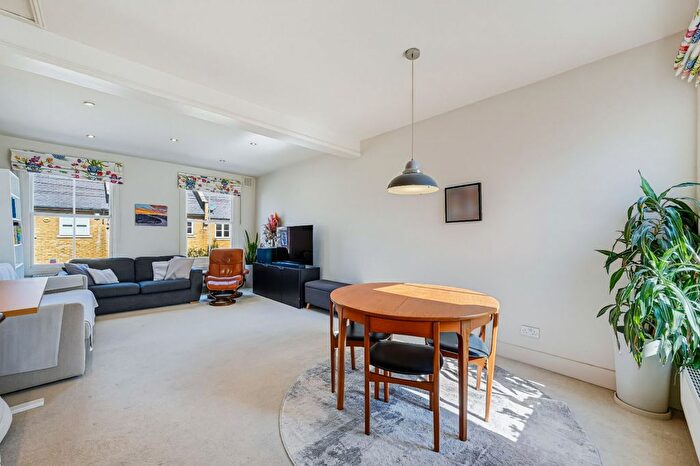 2 Bedroom Terraced House To Rent In Cold Harbour, London, E14