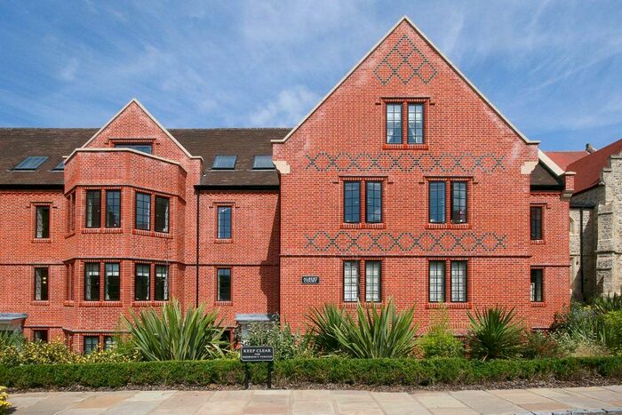 2 Bedroom Flat To Rent In The Galleries, Warley, Brentwood, CM14