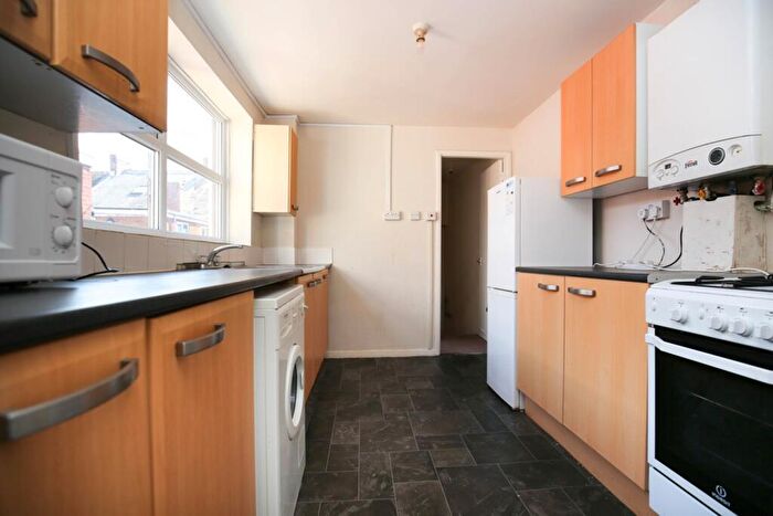 3 Bedroom Flat To Rent In Warwick Street, Newcastle Upon Tyne, NE6
