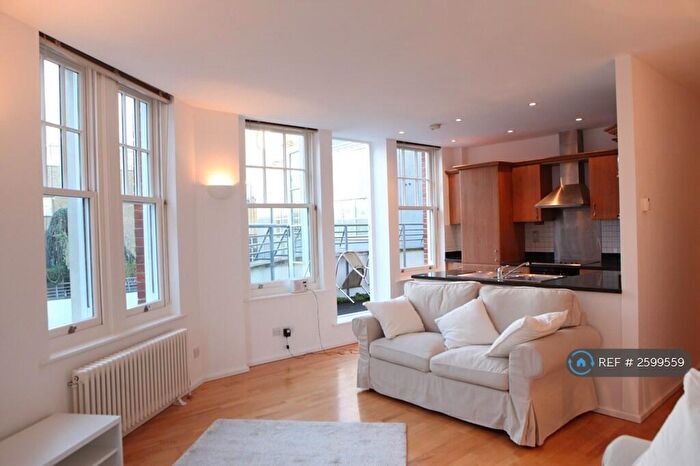 1 Bedroom Flat To Rent In Goswell Road, London, EC1V