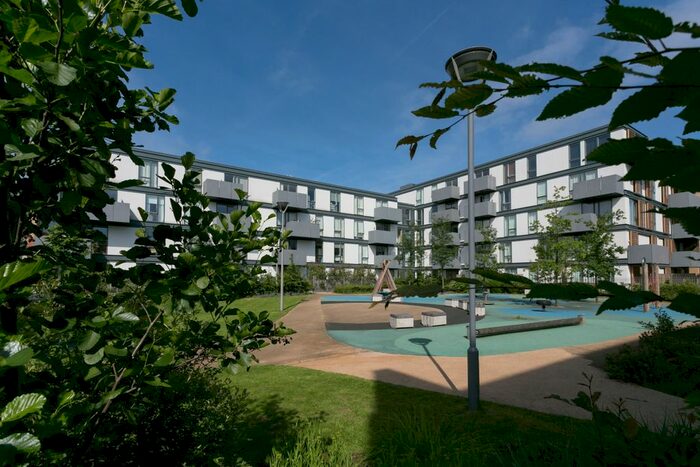 2 Bedroom Flat To Rent In Jacks Farm Way, London E4