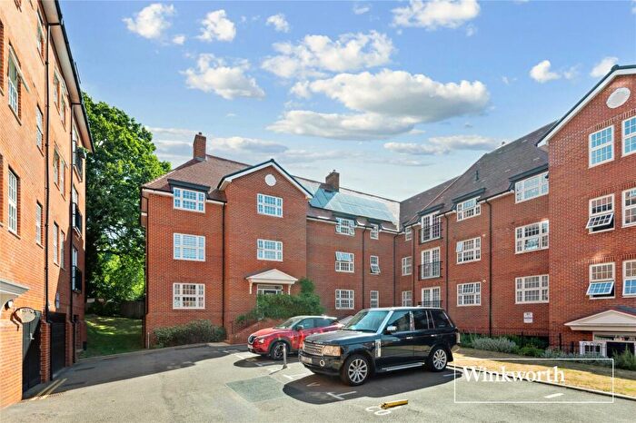 2 Bedroom Apartment For Sale In Collison Avenue, Barnet, EN5