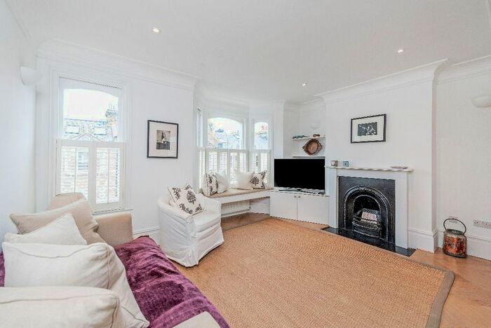 3 Bedroom Flat To Rent In Campana Road, London, SW6