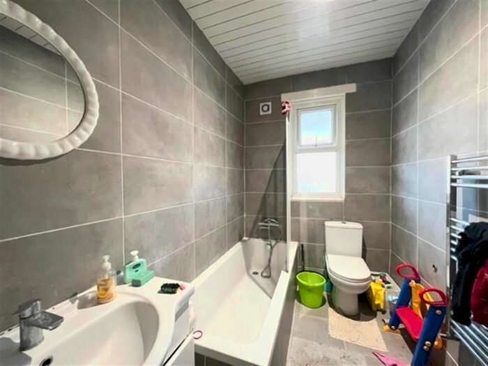 3 Bedroom Terraced House To Rent In Stanley Road, Hounslow, TW3