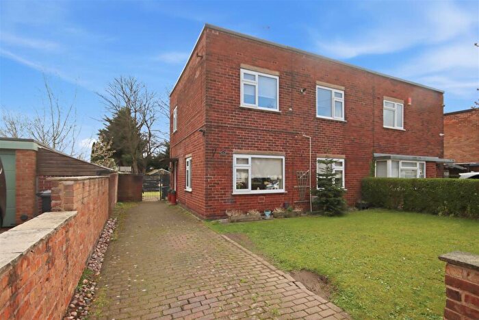 3 Bedroom Semi Detached House For Sale In Haddon Close, Brampton, Chesterfield, S40