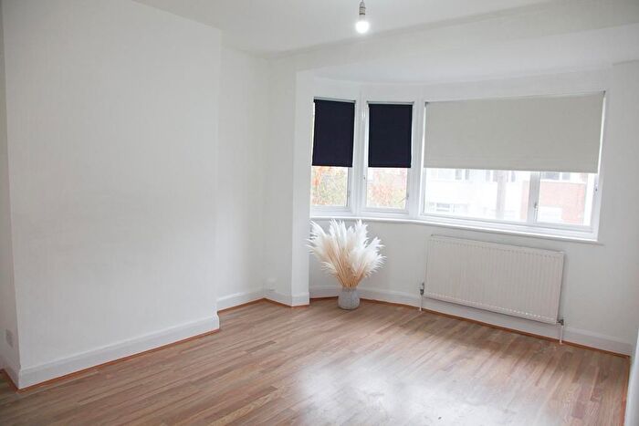 2 Bedroom Maisonette To Rent In Runnymede, Colliers Wood, SW19