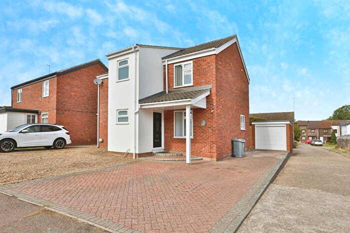 4 Bedroom Detached House For Sale In Orchard Road, Spixworth, Norwich, NR10