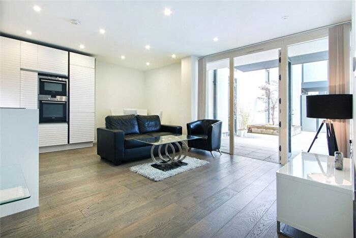 2 Bedroom Apartment To Rent In Central Street, London, EC1V