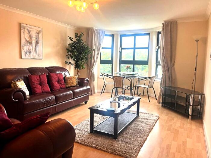 2 Bedroom Flat To Rent In Riverside Drive, City Centre, Aberdeen, AB11