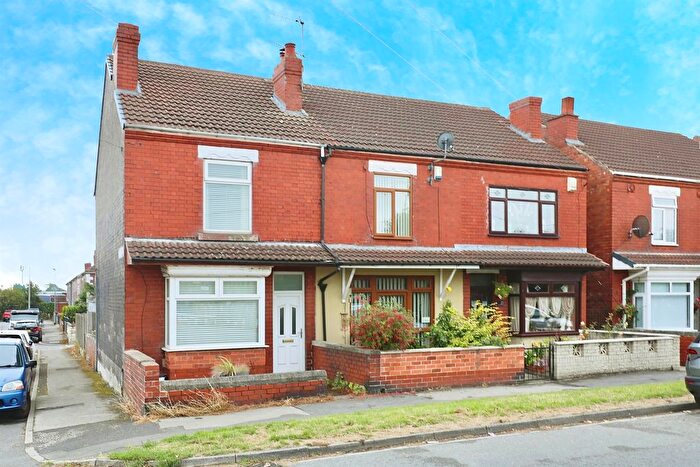 2 Bedroom End Of Terrace House For Sale In Rotherham Road, Dinnington, Sheffield, S25