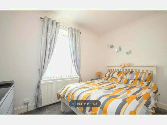 2 Bedroom Flat To Rent In Thomson Terrace, Shotts, ML7