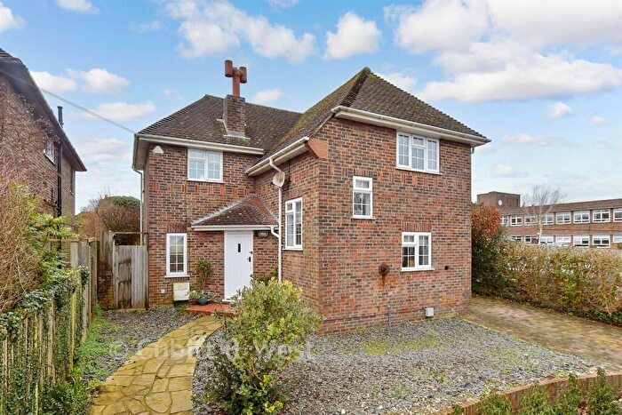 4 Bedroom Detached House For Sale In Gundreda Road, Lewes, East Sussex, BN7