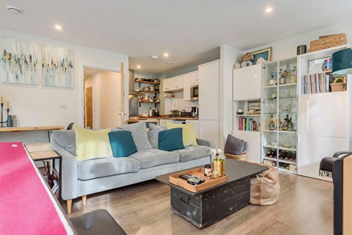 2 Bedroom Flat To Rent In Freeman House, George Mathers Road, SE11