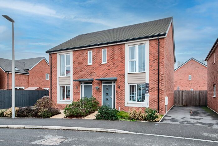 3 Bedroom Semi Detached House For Sale In Macbeth Road, Meon Vale, CV37