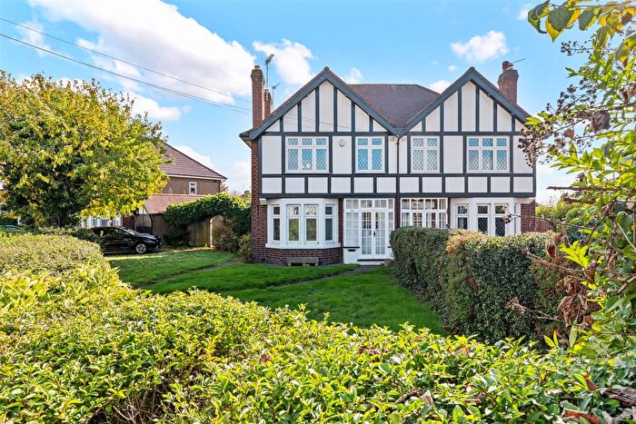 3 Bedroom Semi Detached House For Sale In Daventry Road, Cheylesmore, Coventry, CV3