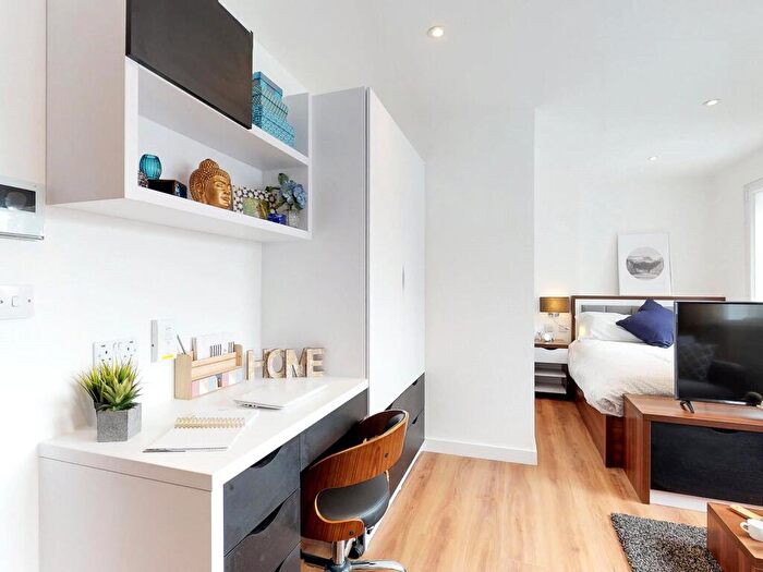 Apartment To Rent In Apt, Gravity Residence #, L2