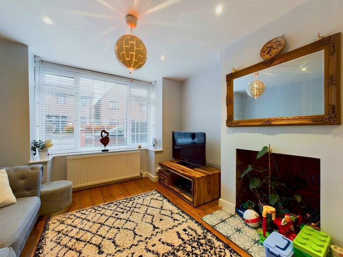 3 Bedroom End Of Terrace House To Rent In Morley Road, Bristol, BS16