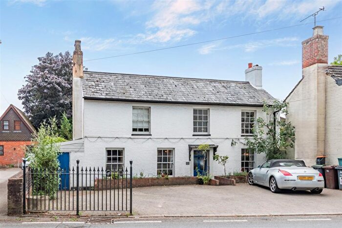 4 Bedroom Detached House For Sale In Tonbridge Road, Wateringbury, Maidstone, ME18