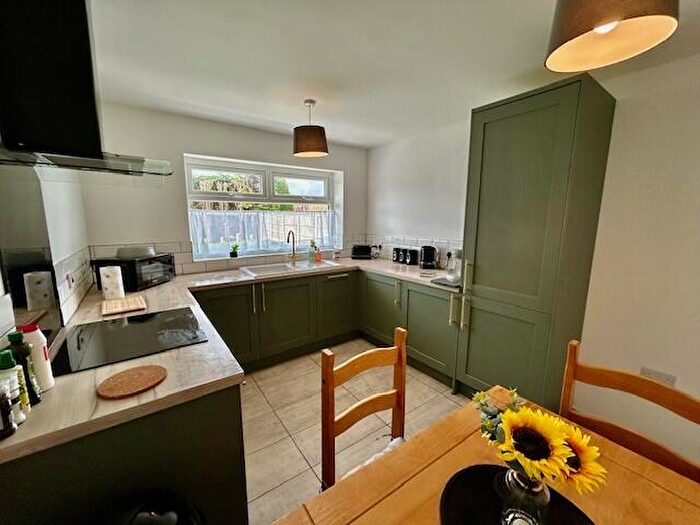 2 Bedroom Bungalow To Rent In Upton Lane, Upton, CH2