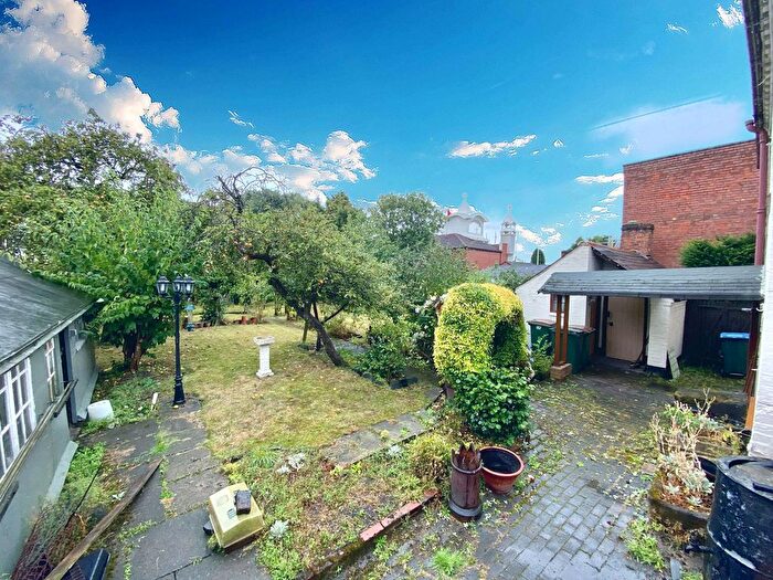 4 Bedroom Detached House For Sale In Bell Green Road, Coventry, CV6