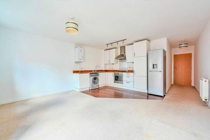 2 Bedroom Flat To Rent In Guildford, Guildford, GU1