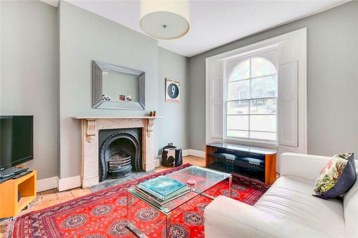 2 Bedroom Flat To Rent In River Street, Angel, London, EC1R