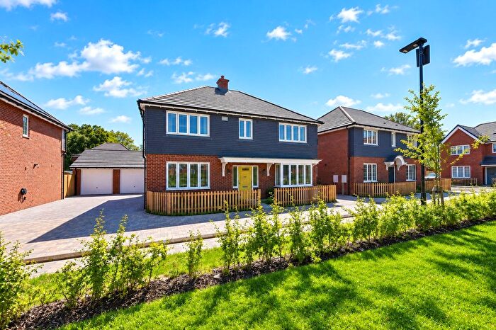 4 Bedroom Detached House For Sale In Equestrian Way, Ash Green, Aldershot, Surrey, GU12