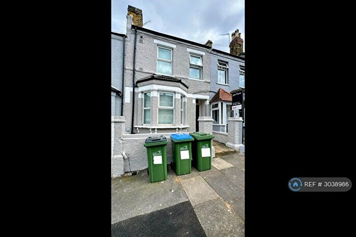3 Bedroom Terraced House To Rent In Plumstead, London, SE18