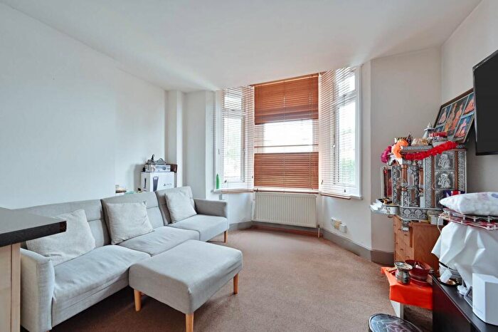 2 Bedroom Maisonette For Sale In Bessborough Road, Harrow, HA1
