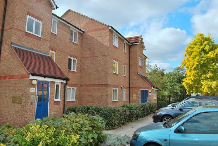 2 Bedroom Flat To Rent In Cherry Blossom Close, Palmers Green, London N13