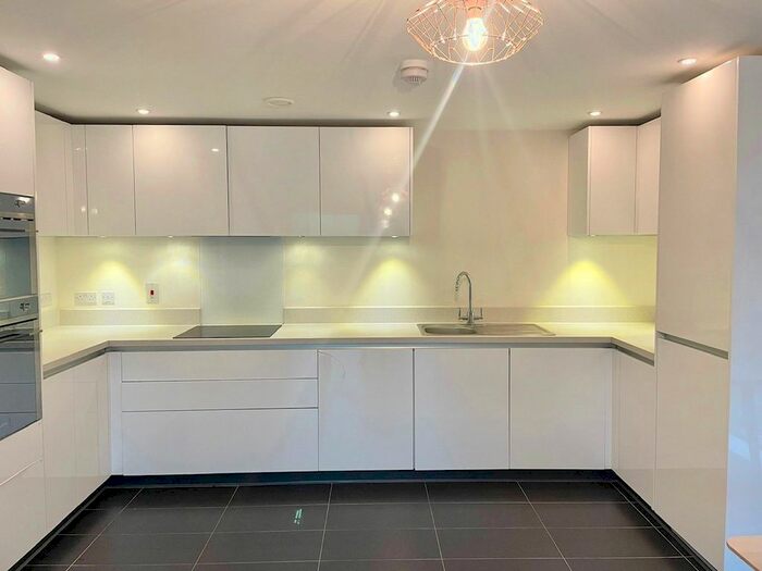 2 Bedroom Flat To Rent In Addenbrookes Road, Trumpington, Cambridge, CB2