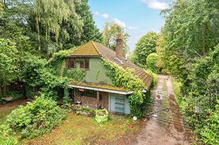3 Bedroom Bungalow For Sale In Kiln Ride, Finchampstead, Wokingham, Berkshire, RG40