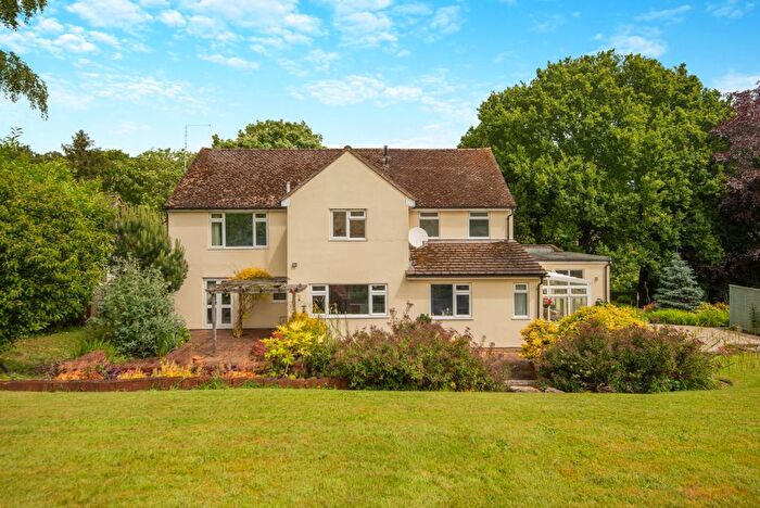 4 Bedroom Equestrian Property For Sale In Rucklers Lane, Kings Langley, Hertfordshire, WD4