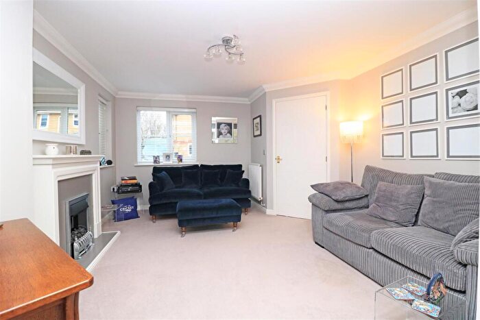 3 Bedroom Semi-Detached House For Sale In Yonge Close, Boreham, Chelmsford, CM3