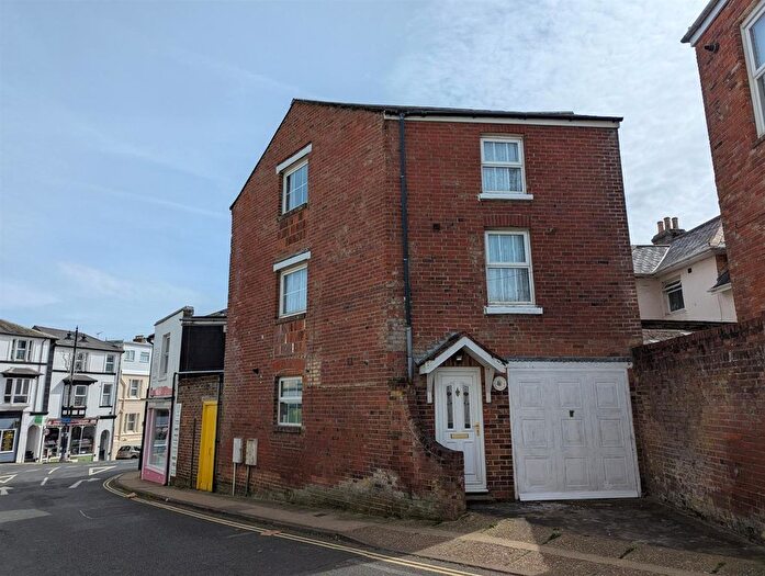 3 Bedroom Property For Sale In Melville Street, Sandown, PO36