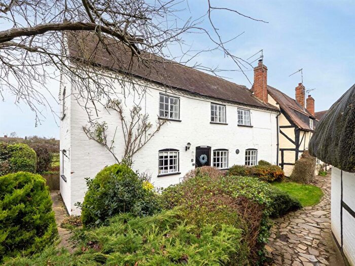 2 Bedroom Character Property For Sale In Hathaway Hamlet, Shottery, Stratford-Upon-Avon, CV37