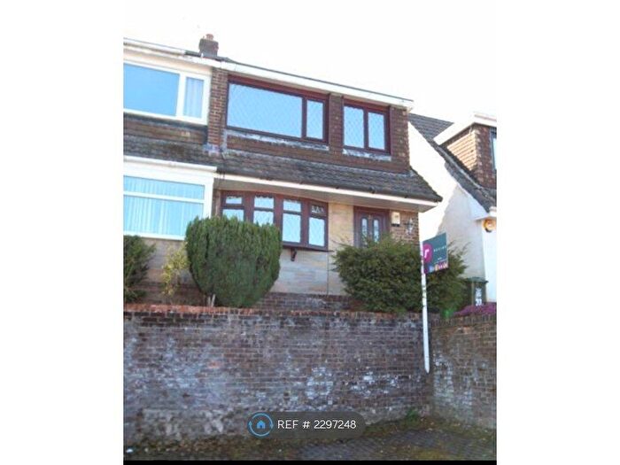 3 Bedroom Semi Detached House To Rent In Brooks End, Rochdale, OL11