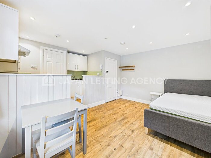 Studio To Rent In Gunnersbury Avenue (North Circular Road), London, W3