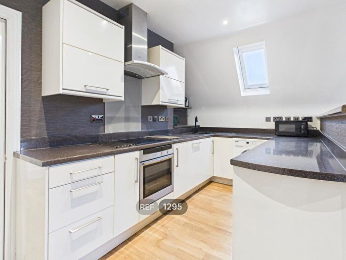 2 Bedroom Apartment To Rent In Pearson Park, Hull, HU5