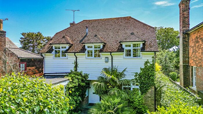 3 Bedroom Detached House For Sale In Back Road, Sandhurst, TN18