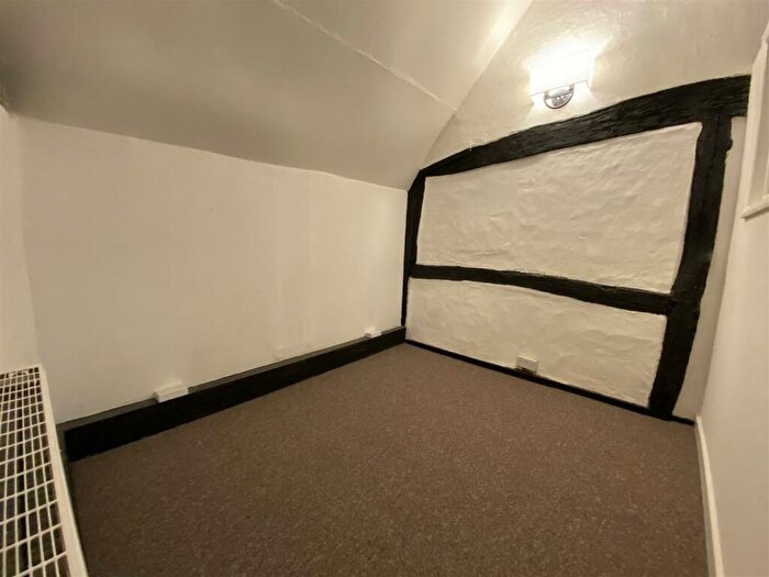 2 Bedroom Cottage To Rent In George Street, Hailsham, BN27