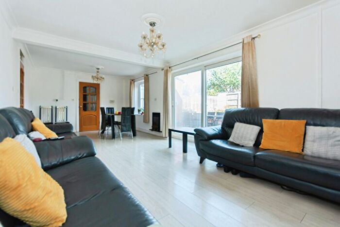 6 Bedroom Semi-Detached House For Sale In Palmerston Road, Birmingham, West Midlands, B11