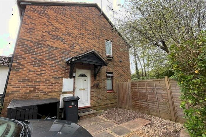 1 Bedroom Flat To Rent In Old Hatch Warren, Basingstoke, RG22