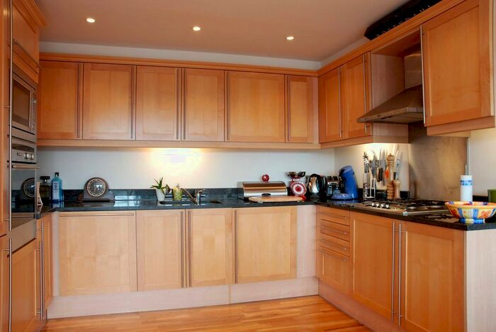 3 Bedroom Flat To Rent In Ferry Quays, Brentford, TW8