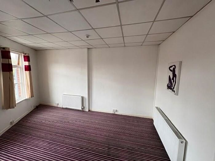1 Bedroom Flat To Rent In Flat, A Princes Avenue, HU5