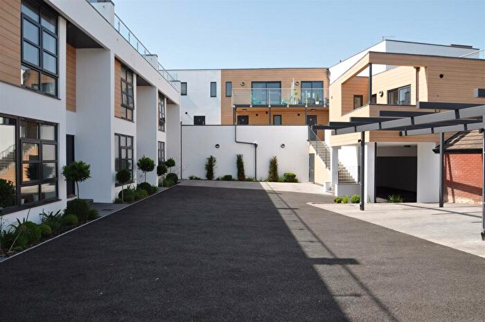 2 Bedroom Maisonette To Rent In Old Vicarage Road, Exeter, EX2