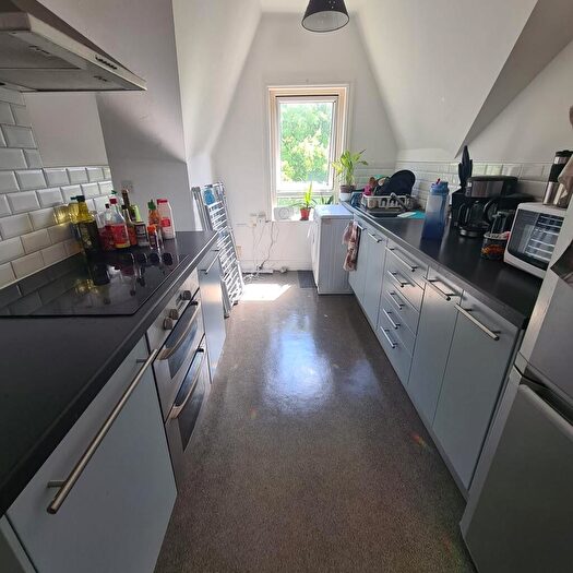 1 Bedroom Flat To Rent In Shaftesbury Avenue, Leeds, West Yorkshire, LS8