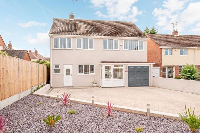 4 Bedroom Property For Sale In Barnett Close, Kingswinford, DY6