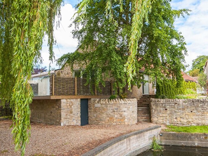 1 Bedroom Flat To Rent In Holton, Oxford, OX33