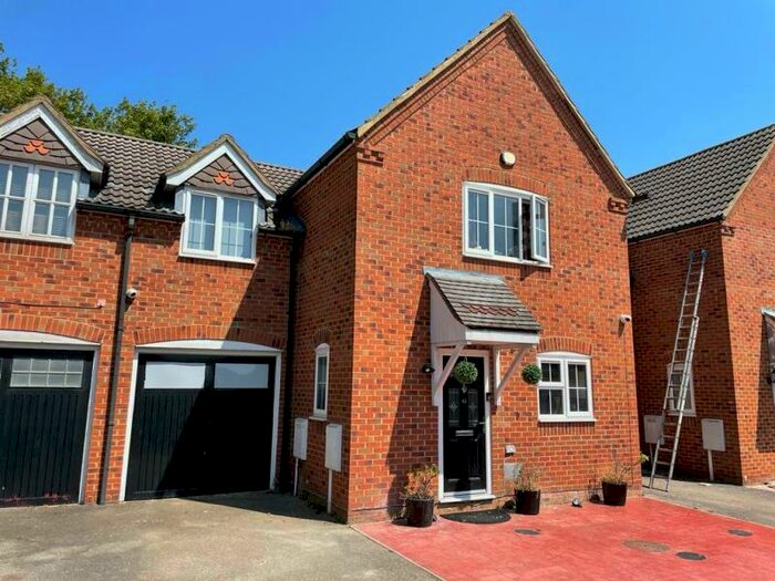 3 Bedroom Terraced House To Rent In Faraday Drive, Shenley Lodge, MK5
